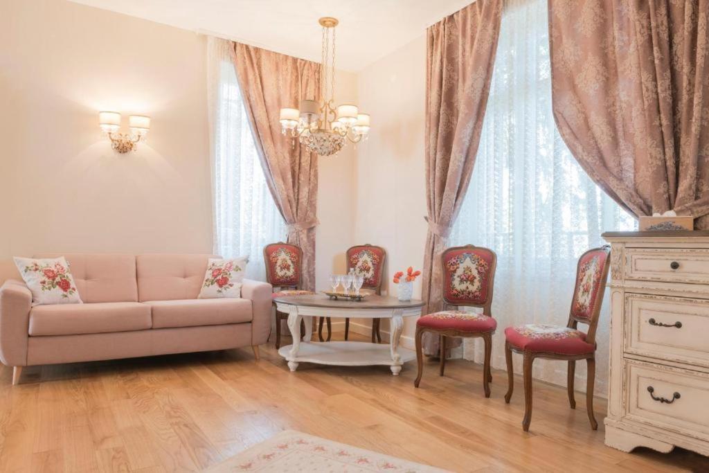 Vila Rozalia Garden Gate Avrig Dış mekan fotoğraf