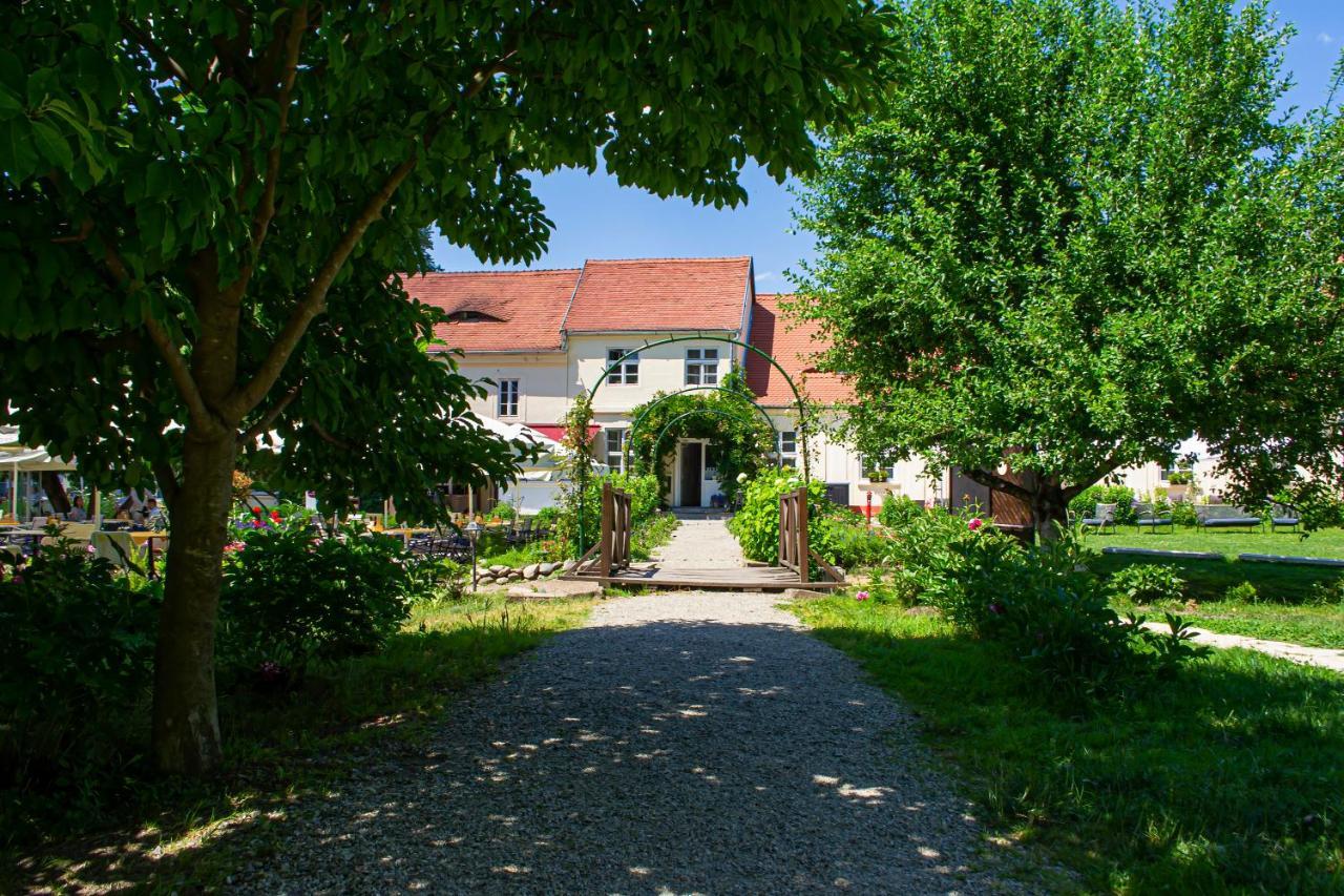 Vila Rozalia Garden Gate Avrig Dış mekan fotoğraf