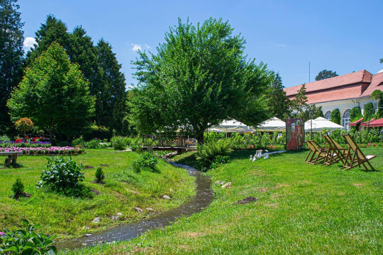 Vila Rozalia Garden Gate Avrig Dış mekan fotoğraf